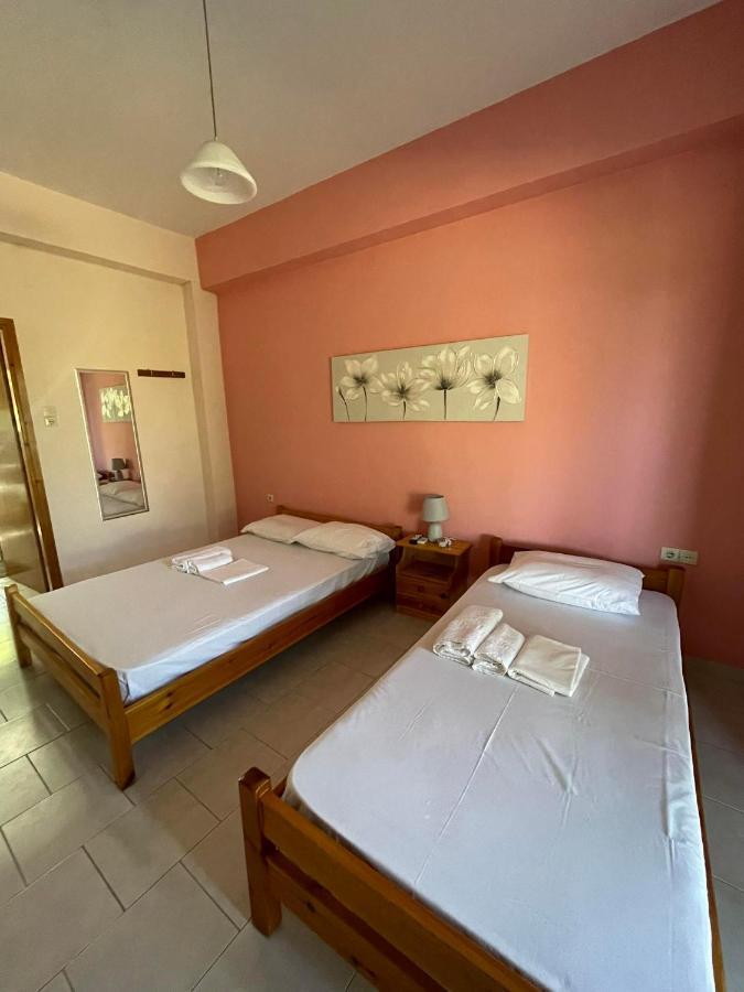 Yfantis Sakis Apartment'S Eratini Zewnętrze zdjęcie