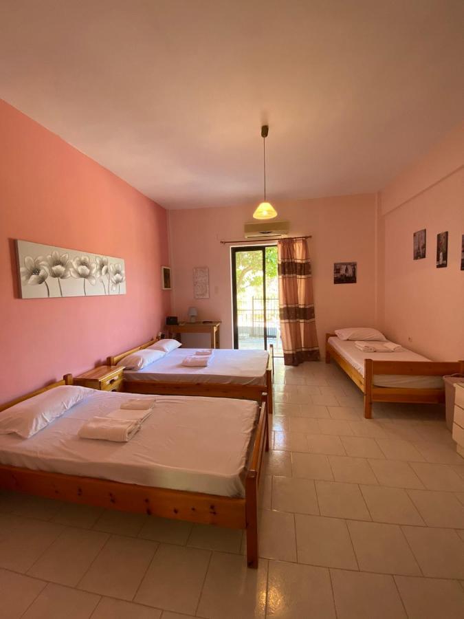 Yfantis Sakis Apartment'S Eratini Zewnętrze zdjęcie