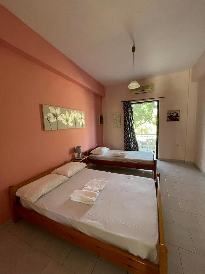 Yfantis Sakis Apartment'S Eratini Zewnętrze zdjęcie