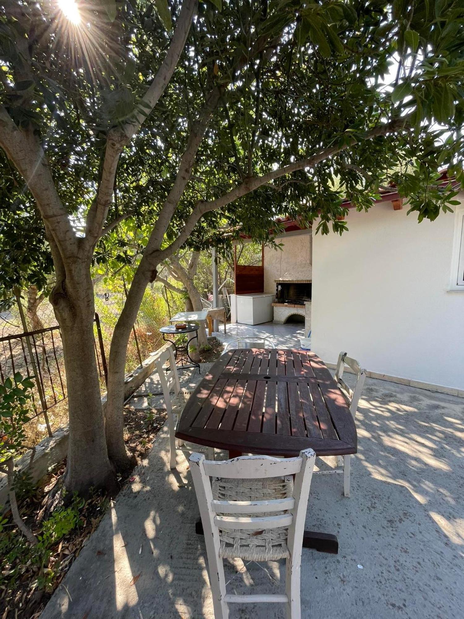 Yfantis Sakis Apartment'S Eratini Zewnętrze zdjęcie