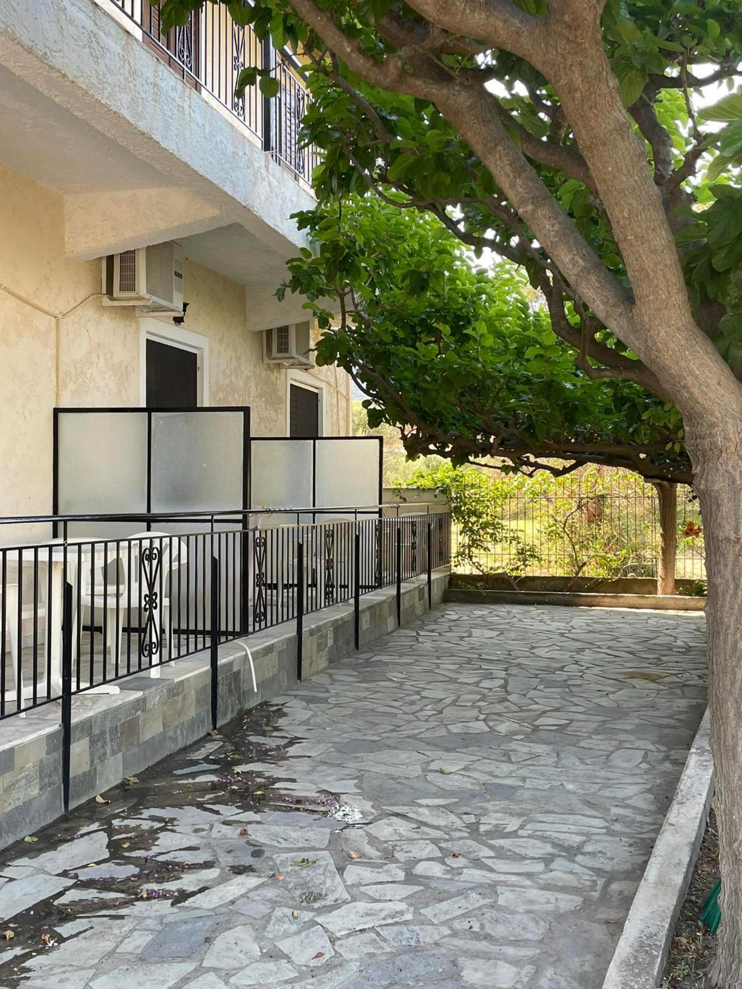 Yfantis Sakis Apartment'S Eratini Zewnętrze zdjęcie
